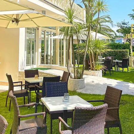 Pigalle 3* Forte dei Marmi