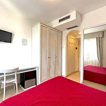 Pigalle 3*