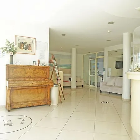Pigalle Hotel