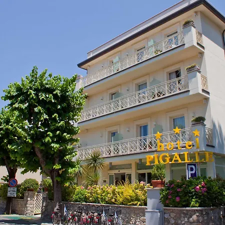 Hotel Pigalle 3*